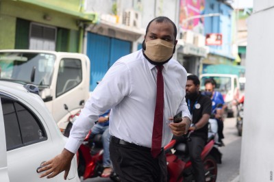 އަލީ ވަހީދު ގަސްތުގައި ފިލުވީތަ؟