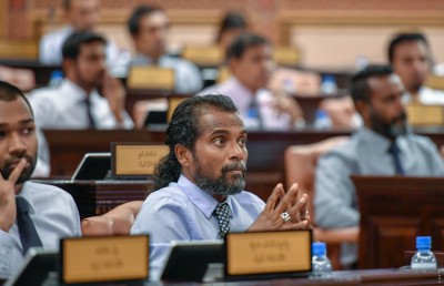 ބޭރުގެ އަސްކަރީ މަރުކަޒެއް ރާއްޖޭގައި ހުންނަން ޖެހޭ: އެމްޕީ މުހައްމަދު ރަޝީދު