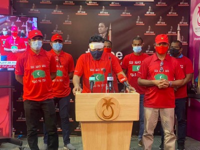 ސިއްހީ ކުއްލި ނުރައްކަލުގެ ނާޖާއިޒް ފައިދާ ސަރުކާރުން ނަގާ: ޝިޔާމް