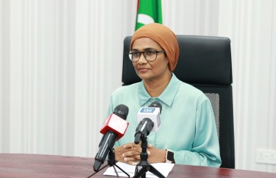 ސްޓޫޑެންޓް ލޯނުތައް އަނބުރާ ދެއްކުމަށް މިނިސްޓަރު އެދިވަޑައިގެންފި