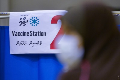 ވެކްސިން ޖެހި މަސްވެރިޔަކު މަރުވި މައްސަލައެއް ބަލަނީ