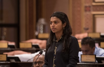 ވަކި ތަނެއްގައި މަސައްކަތް ކުރާތީ ބޯހިޔާވަހިކަން ދޭކަށް ނުޖެހޭ: އީވާ