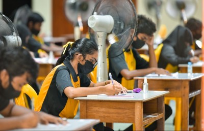 މަޖިލިސް އިންތިހާބާ ހެދި ދަރިވަރުންނާއި ޓީޗަރުންނަށް ބޮޑު ބުރައެއް!