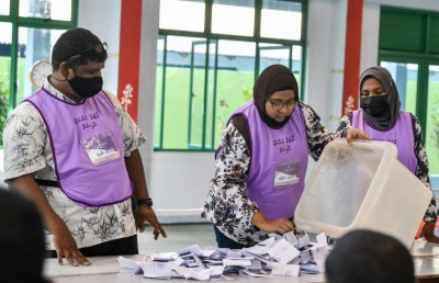 މަޖިލިސް އިންތިހާބު: ރީ-ރަޖިސްޓްރޭޝަނަށް 11،000 އަށްވުރެ ގިނަ ފޯމު، ވޯޓު ފޮށި ބަހައްޓާނީ ބޭރުގެ ތިން ގައުމެއްގައި