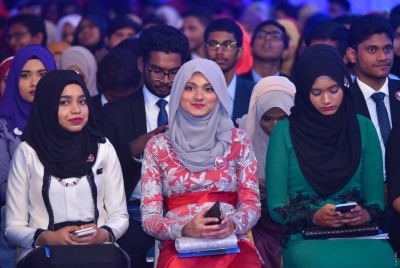 މަތީ ތައުލީމުގެ ލޯނަށް 1000 އަށްވުރެ ގިނަ ކުދިން ކުރިމަތިލައިފި