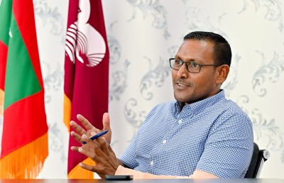 ރޯދަމަހު ޕީޖީ އޮފީހުގެ މުވައްޒަފުން އޮފީހުގައި ފޯނު ބޭނުންކުރުން މަނާ!