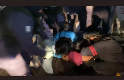 ޖިންސީ އަނިޔާއާ ދެކޮޅަކަށް ކުރި މުޒާހަރާގައި އަނިޔާކުރި ދެ ފުލުހަކު ތަމްރީނު ފުރިހަމައެެެއް ނުކުރޭ!