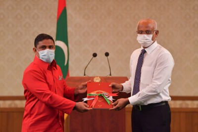 ތާރީހު ދިރާސާކުރުމަކީ މަތީ ތައުލީމު ހާސިލުކުރާ ދަރިވަރުންގެ ކޮނޑުގައި އެޅިފައިވާ މުހިންމު މަސައްކަތެއް: ރައީސް