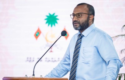 ސިއްހީ މައްސަލައަކާ ހެދި މިނިސްޓަރު ޝަހީމް އިމާމުވެ ތަރާވީހް ކުރެއްވުން މެދުކަނޑާލައްވައިފި