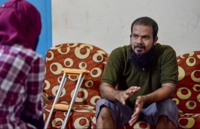 ބޮމުގެ ހަމަލާގައި ޒަޚަމްވި މީހަކު ހާލުގައި ޖެހިފައި
