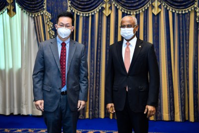 ޗައިނާ ސަފީރު ރައީސްގެ އަރިހަށް ވަދާއީ ޒިޔާރަތް ކުރައްވައިފި