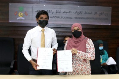 ތިން ރަށެއްގެ މަގުތަކުގައި ތާރު އަޅަން ހަވާލުކޮށްފި