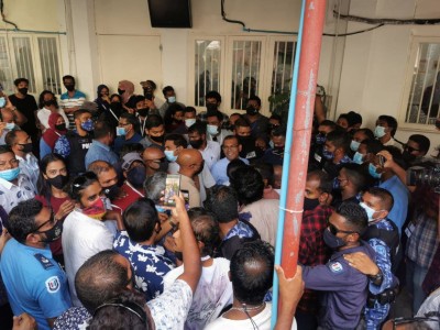 އީސީއަށް ދިޔައީ ޕީޕީއެމްގެ އިސްވެރިން އެތަނަށް ވަނުމުން: ނަޝީދު