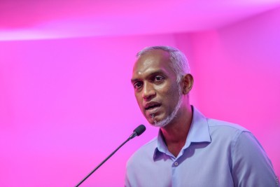 ޗައިނާގެ މަރުހަބާ އިންތިހާބީ މޭޔަރު މުއިއްޒަށް