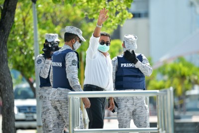 ރައީސް ޔާމީން ކޮވިޑް ވެކްސިންގެ ފުރަތަމަ ޑޯޒް ޖައްސަވައިފި