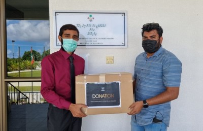 ކޮވޑް-19: ވިލާ ކޮލެޖުން ކައުންސިލްތަކަށް 20،000 މާސްކް ހަދިޔާ ހަދިޔާކޮށްފި