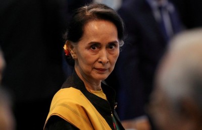 އަންގް ސަން ސޫކީގެ މައްޗަށް ޝަރީއަތް ފަށައިފި