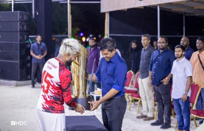 އީދު ބައިބަލާ ޗެލެންޖް: ޗެމްޕިއަން ޓީނޭޖް ފެށީ ފަސޭހަ މޮޅަކުން