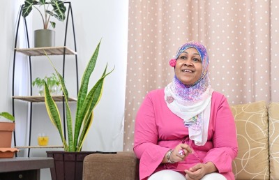 އާނަ: އެހީތެރިއެއް، "ކޮންމެ މީހަކު ވެސް މުހިންމު"