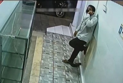ބޮން ގޮއްވާލުމަށް ފަހު އަދުހަމް އާއި މުޖާޒުގެ އުޅުނީ މުޅި މާލެ ތެރޭ