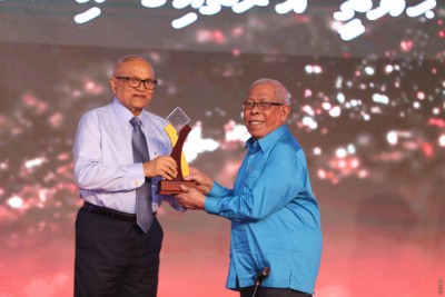 ސޯދުބެ ކޮވިޑަށް ޕޮޒިޓިވްވެ ދަރުމަވަންތަ ހޮސްޕިޓަލުގައި ފަރުވާ ދެނީ