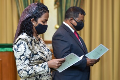 ޝައުނާއާއި ޑރ. ހުސައިނަށް ރުހުން ހޯދަން މަޖިލީހަށް ފޮނުވައިފި