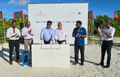 މިއަދު ހަވާލުކުރި ދިއްގަރުގެ ހައުސިން މަޝްރޫއުގެ ބިންގާ އަޅައިފި