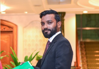އަދީބުގެ މައްސަލަތައް ބާތިލްކުރި ގާޒީ އިސްތިއުފާ ދެއްވައިފި