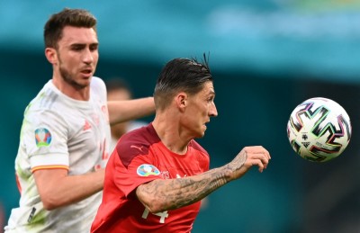 ޕެނަލްޓީން ސްވިޒަލެންޑް ބަލިކޮށް ސްޕޭން ސެމީ އަށް