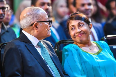 މައުމޫންގެ އަނބިކަނބަލުން ނަސްރީނާ ކޮވިޑަށް ޕޮޒިޓިވްވެއްޖެ