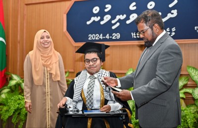 ފުރޮޅުލީ ގޮނޑީގައި އިނދެގެން ރައިޝަން ޑިގްރީ ނިންމާލައިފި