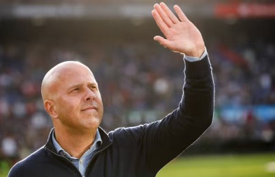 ޑަޗު ކޯޗުންނަށް ޕްރިމިއާ ލީގަކީ ބިރެއް؛ ލިވަޕޫލުގައި ސްލޮޓަށް ސަލާމަތް ވެވިދާނެތަ؟