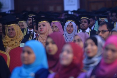 އެމްއެންޔޫ އޮގަސްޓް އިންޓޭކާ ދިމާކޮށްވެސް ގިނަ ސްކޮލަޝިޕްތަކެއް