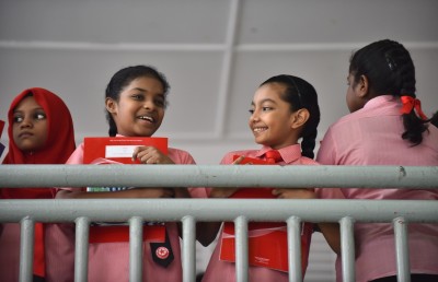 ދަރިވަރުން ތިބީ އަލުން ސްކޫލަށް ގޮސް ކިޔަވަން ކެތްމަދުވެފައި