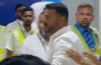 އެއާޕޯޓުގައި އެއާލައިނެއްގެ މުވައްޒަފުންތަކަކަށް ހަމަލާދިން ބިދޭސީއަކު ހައްޔަރުކޮށްފި