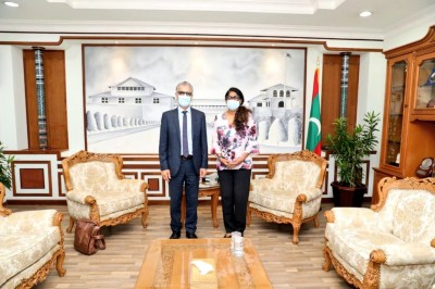 ރަައީސްގެ ހާއްސަ މަންދޫބު އައްބާސް ފާއިޒް، މިނިސްޓަރު މާރިޔާއާ ބައްދަލު ކުރައްވައިފި
