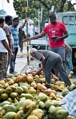 އެންމެ ބޭނުންޖެހިފައިވާ މީހުންނަށް ސަބްސިޑީ ދޭން ފެށުމުން އިންފްލޭޝަން 7.5 ޕަސެންޓަށް އަރާނެ: ވޯލްޑް ބޭންކް