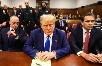 ޓްރަމްޕްގެ ވާހަކަ ކިޔައިދިނީ ފައިސާގެ ދަހިވެތިކަމުގައެއް ނޫން، ތެދު ހާމަކުރަން: ސްޓޯމީ ޑެނިއަލްސް