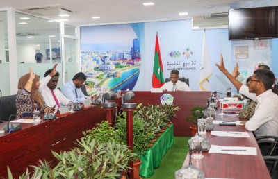 އިމާރާތްތަކުން މަގުމައްޗަށް ފެން ފައިބާ ގޮތަށް ހުރި ތަންތަން މަރާމާތު ކުރަން އަންގަނީ