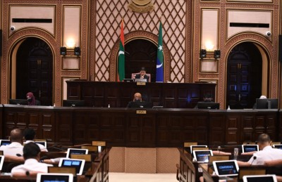 ކޯރަމް ހަމަނުވެގެން ވޯޓަށް ނާހައި ބިލްތަކެއް ފަސްކުރަން ޖެހިއްޖެ