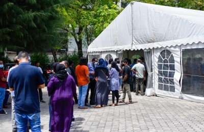 އެޕޮއިންޓްމެންޓް ގަޑިއަށް ވެކްސިން ޖަހަން ނުދާތީ ސޯޝަލް ސެންޓަރުގައި ކިއު ދިގުވެއްޖެ