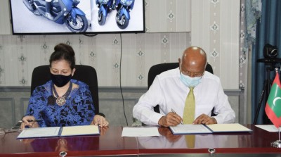 ކޮވިޑަށް ޓެސްޓްކުރާ މެޝިންތަކެއް ޑަބްލިއުއެޗްއޯއިން ރާއްޖެއަށް ހަދިޔާ ކޮށްފި