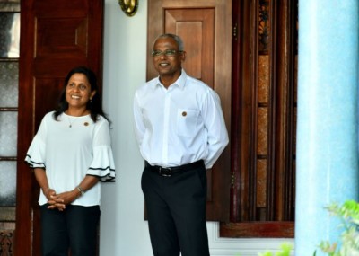 ލަންކާ ދަތުރުފުޅަށްފަހު ރައީސްގެ ދެކަނބަލުން ރާއްޖެ ވަޑައިގެންފި
