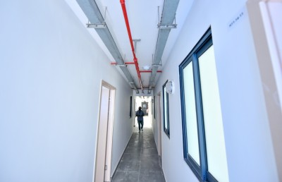 ކުއްލި ބޮޑު އާބާދީއެއް، އަސާސީ އެއްވެސް ހިދުމަތެއް އަދި ނެތް