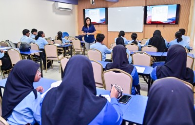 އޭ ލެވެލްގައި ބައިވެރިވާ ދަރިވަރުން އިތުރުކޮށް، މަސައްކަތުގެ ތަމްރީނު ދެނީ