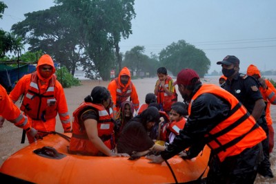 އިންޑިއާގެ މަހާރަޝްތުރާއަށް ބޯކޮށް ވާރޭ ވެހި، ފެންބޮޑުވުމުން 110 މަރު