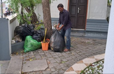 މިސްކިތްތައް ސާފުކުރަން އިތުރު ދިވެހިން ހޯދަނީ