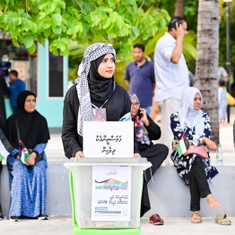 އިޒްރޭލުގެ މީހުން ރާއްޖެ އިން ފޭބުމަށް އެ ގައުމުގެ ސަރުކާރުން އަންގައިފި