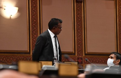 މެމްބަރު ޖާބިރުގެ ޕާސްޕޯޓު ހިފަހައްޓައިފި