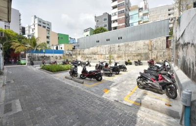 ޖޫރިމަނާކުރަން ވާނީ ޕާކުކުރަން އެކަށީގެންވާ ޖާގަ ފަހިކޮށްދީފައި: މުއިއްޒު
